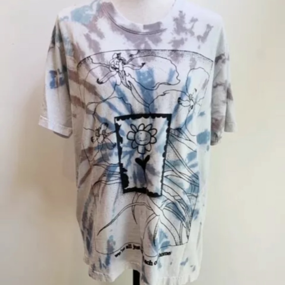 Kesha Owned & Worn Online Ceramics T-shirt